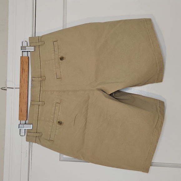 3/$20 Gap 8" Tan Khaki Shorts NWT 28 - Picture 4 of 5